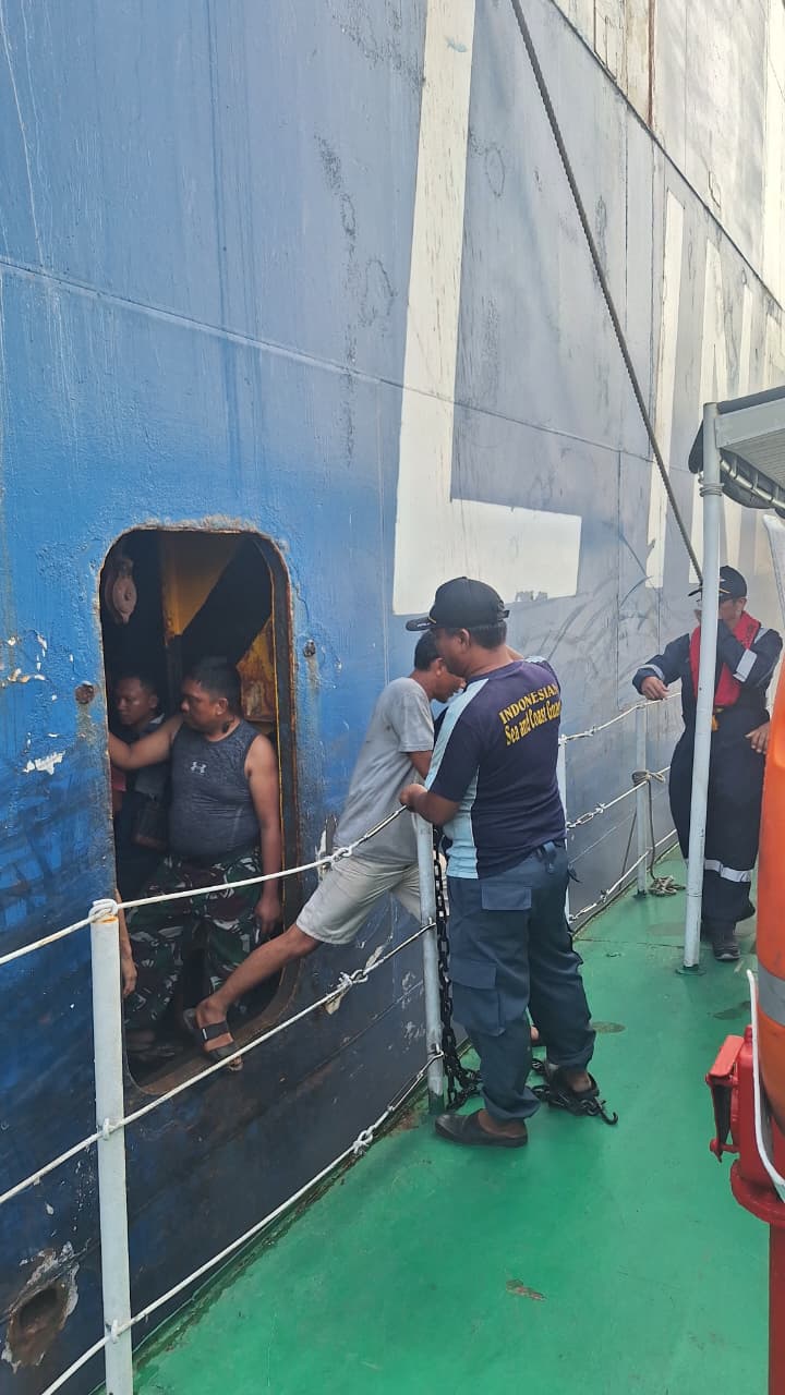 Alami Gangguan Mesin di Selat Sunda, KPLP Evakuasi 28 Penumpang KMP Mutiara Persada III
